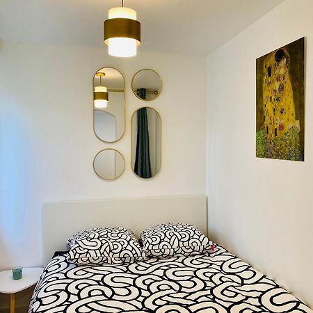Joli Appartement Renove Incluant Parking A 10 Min De Paris Nanterre Exteriör bild