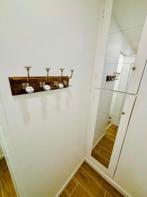Joli Appartement Renove Incluant Parking A 10 Min De Paris Nanterre Exteriör bild