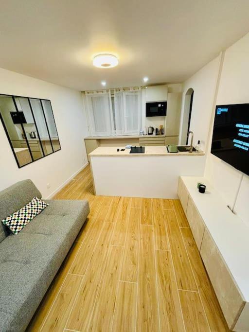 Joli Appartement Renove Incluant Parking A 10 Min De Paris Nanterre Exteriör bild