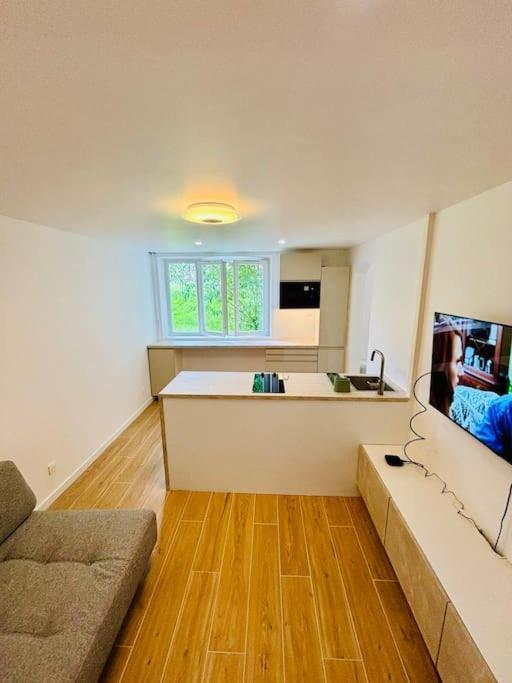 Joli Appartement Renove Incluant Parking A 10 Min De Paris Nanterre Exteriör bild