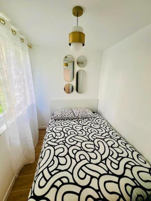 Joli Appartement Renove Incluant Parking A 10 Min De Paris Nanterre Exteriör bild